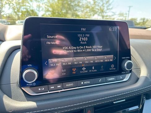 Used 2023 Nissan Rogue SV w/ SV Premium Package image 13