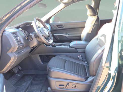 Used 2025 Nissan Pathfinder Rock Creek image 10