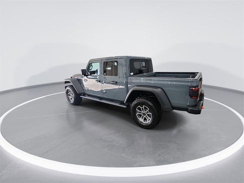Used 2025 Jeep Gladiator Mojave w/ Convenience Group image 6