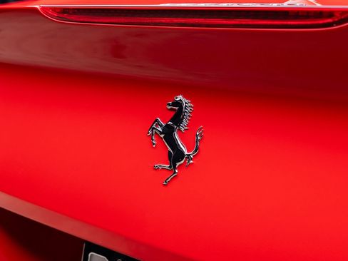 Used 2019 Ferrari Portofino Base image 21