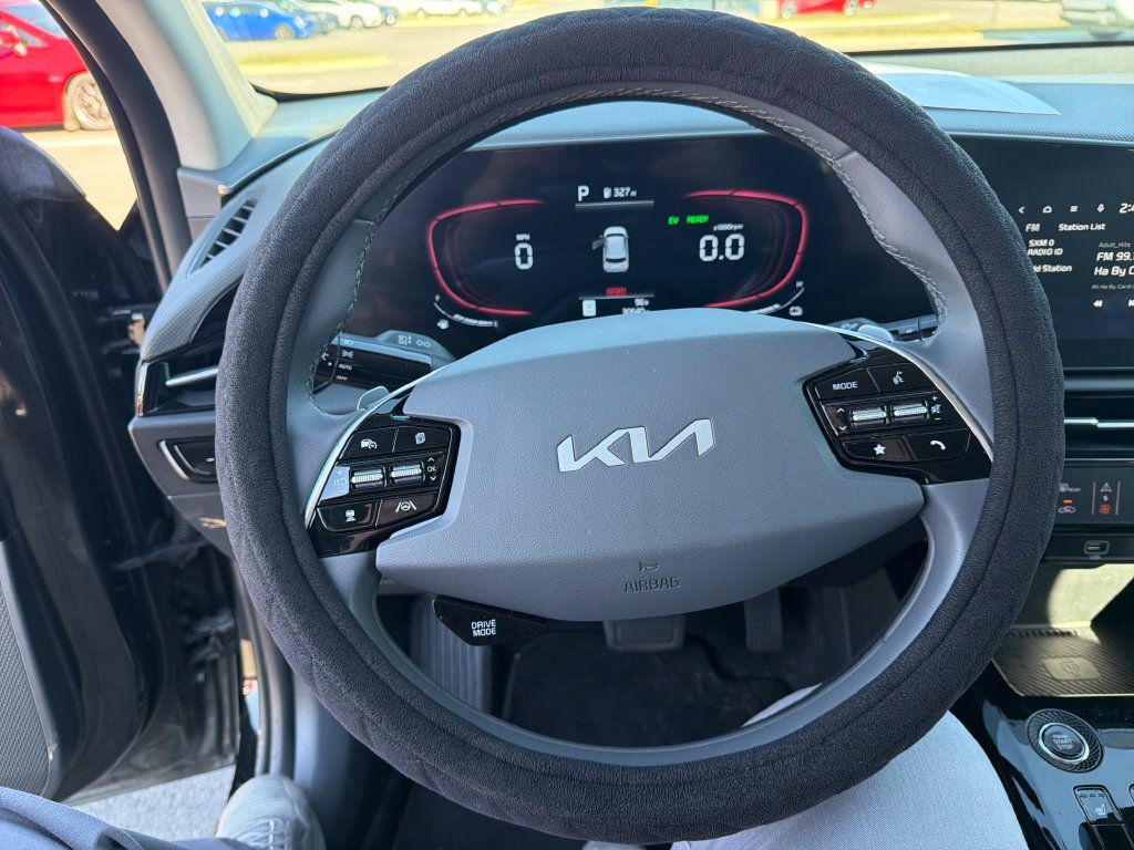 Used 2025 Kia Niro EX FWD image 25