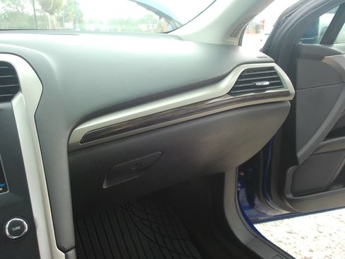 Used 2013 Ford Fusion SE FWD image 19