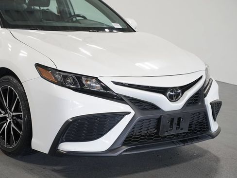 Certified 2024 Toyota Camry SE FWD image 4