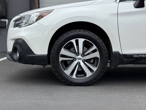 Used 2018 Subaru Outback 2.5i Limited AWD/4WD image 10