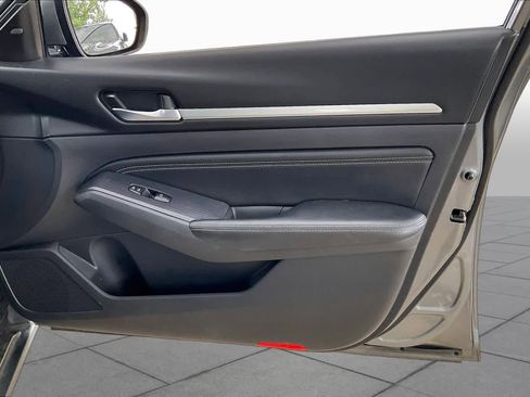 Used 2019 Nissan Altima 2.5 SL FWD image 23