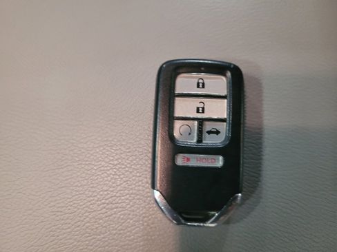 Used 2018 Honda Accord Touring image 32