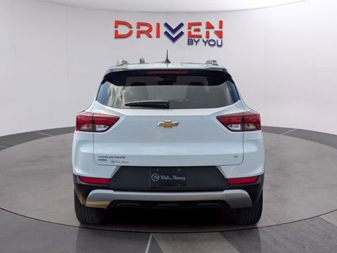 Used 2023 Chevrolet TrailBlazer LT w/ Convenience Package image 4