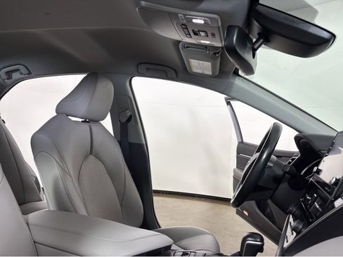 Used 2023 Toyota Camry XLE image 28