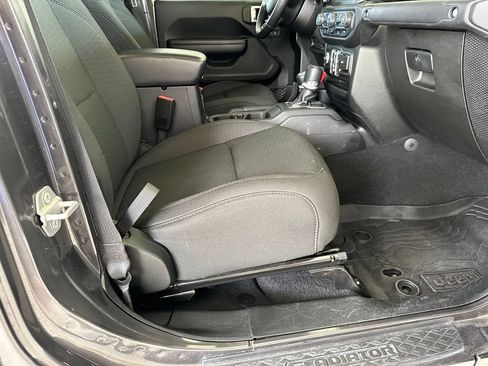 Used 2020 Jeep Gladiator Sport AWD/4WD image 36