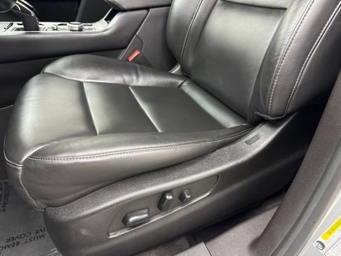 Used 2023 Cadillac XT4 Premium Luxury FWD image 34