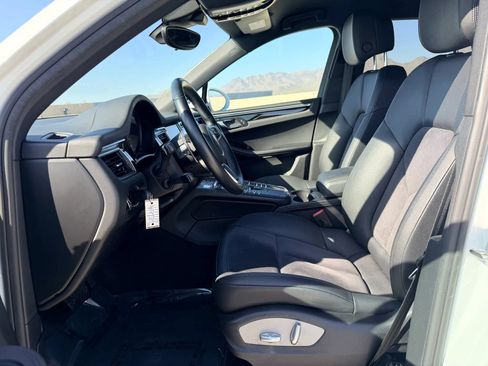 Used 2017 Porsche Macan AWD/4WD image 21