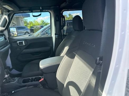 Used 2022 Jeep Wrangler Unlimited Sahara w/ Cold Weather Group AWD/4WD image 12