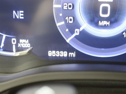 Used 2018 Cadillac Escalade ESV Platinum AWD/4WD image 40