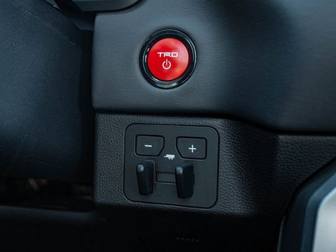 Used 2025 Toyota Tundra Platinum image 40