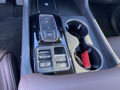 Used 2025 Honda Pilot Elite image 39