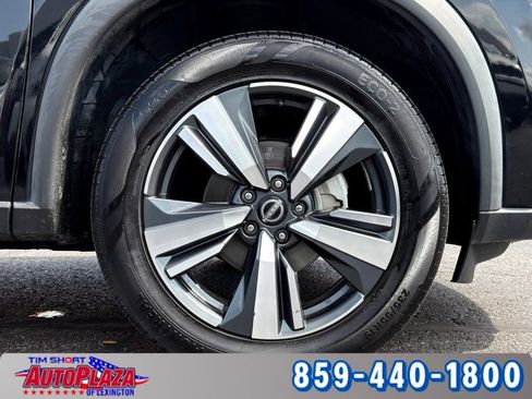 Used 2024 Nissan Rogue SL AWD/4WD image 6
