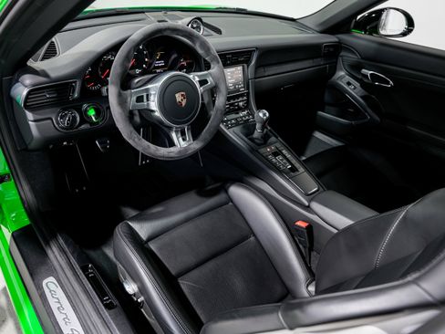 Used 2014 Porsche 911 Carrera 4S image 9