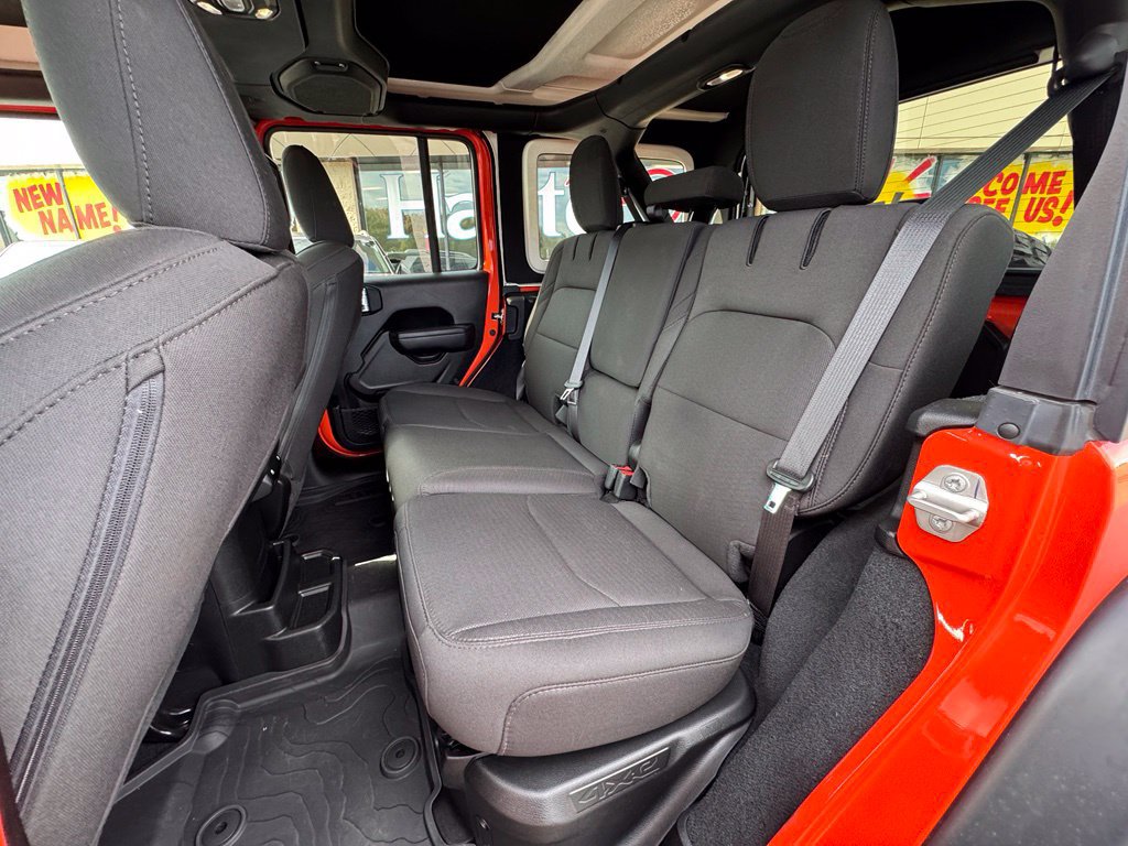 Used 2023 Jeep Wrangler Unlimited w/ Convenience Group AWD/4WD image 10