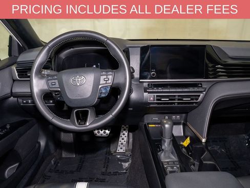 Used 2025 Toyota Camry SE FWD image 6