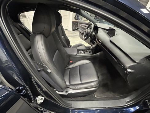 Used 2019 MAZDA MAZDA3 AWD Hatchback w/ Preferred Pkg image 34