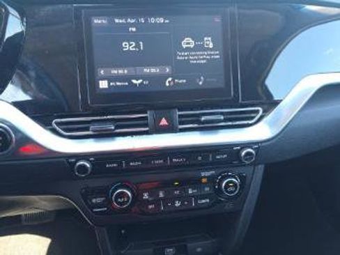 Used 2022 Kia Niro EX w/ Cold Weather Package image 17