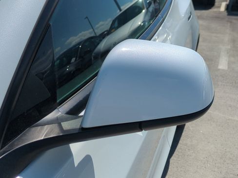 Used 2023 Tesla Model 3 Standard Range image 12