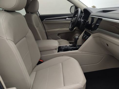 Used 2023 Volkswagen Atlas SE w/ Black Wheel Package FWD image 21