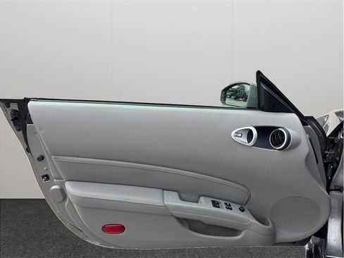 Used 2009 Nissan 350Z Touring RWD image 17