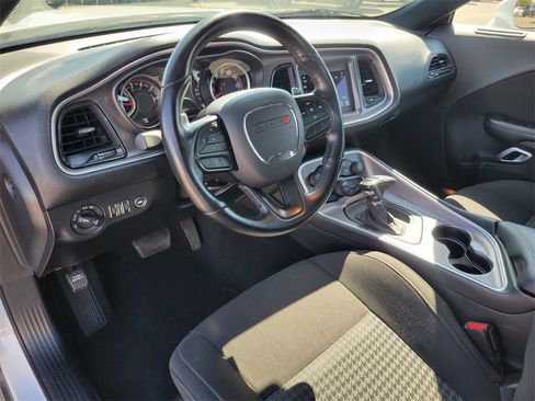 Used 2022 Dodge Challenger GT image 10