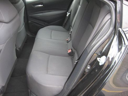 Used 2021 Toyota Corolla LE image 17