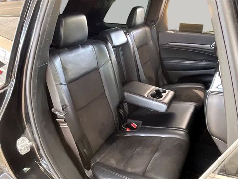 Used 2019 Jeep Grand Cherokee Laredo w/ Laredo X Package RWD image 20
