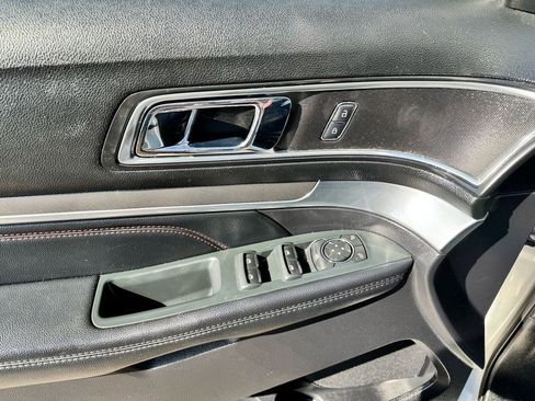 Used 2019 Ford Explorer Sport image 10