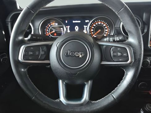 Used 2021 Jeep Wrangler Unlimited Sahara image 11