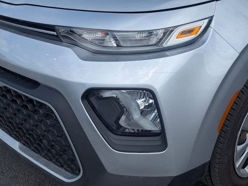 Used 2021 Kia Soul LX image 11