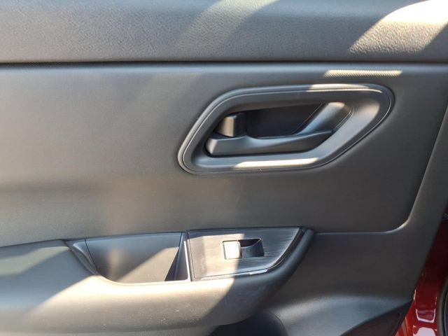 Used 2026 Nissan Rogue S FWD image 8