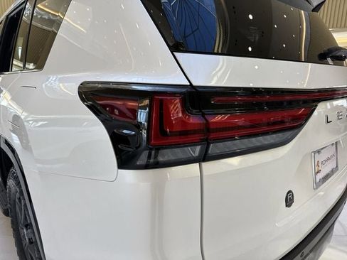 New 2025 Lexus LX 700h Overtrail image 31