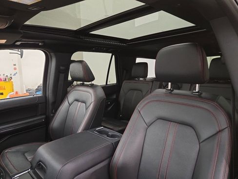 Used 2024 Ford Expedition Limited image 17