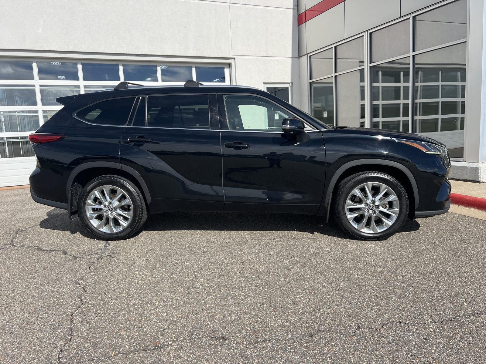 Used 2020 Toyota Highlander Limited AWD/4WD image 7