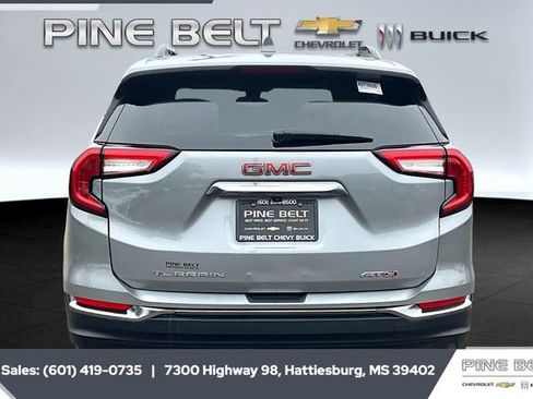 Used 2023 GMC Terrain AT4 image 4