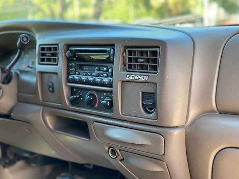 Used 2000 Ford Excursion Limited image 11