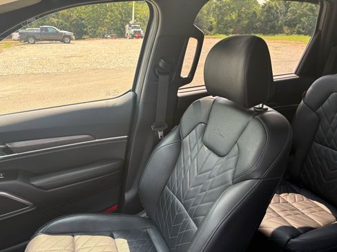 Used 2025 Kia Telluride EX X-Line AWD/4WD image 18