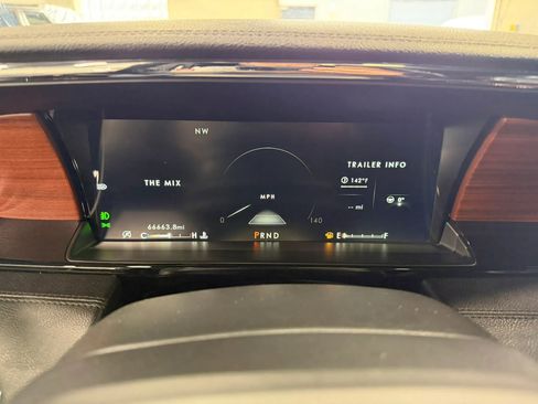 Used 2019 Lincoln Navigator Reserve AWD/4WD image 18