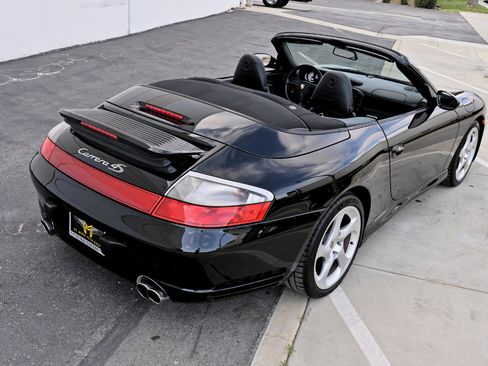 Used 2004 Porsche 911 Carrera 4S image 40
