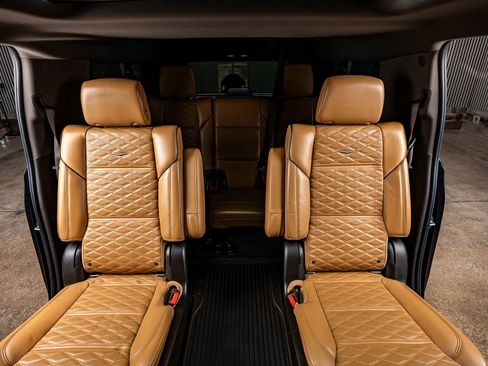 Used 2021 Cadillac Escalade ESV Sport w/ Driver Assist Tech Package image 35