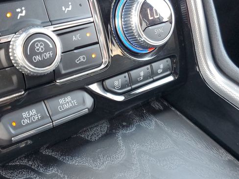 Used 2024 GMC Yukon Denali AWD/4WD image 32