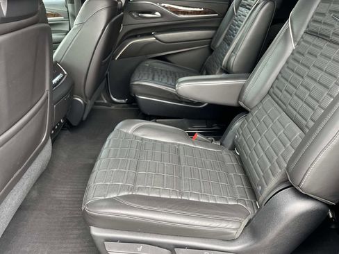 Used 2021 Cadillac Escalade ESV Sport Platinum image 20