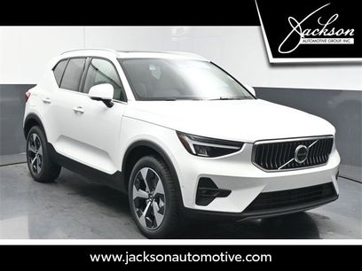 New 2025 Volvo XC40 B5 Plus w/ Protection Package Premier