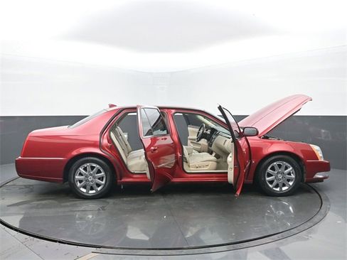 Used 2009 Cadillac DTS image 56