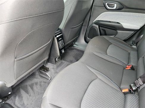 Used 2023 Jeep Compass Sport image 27