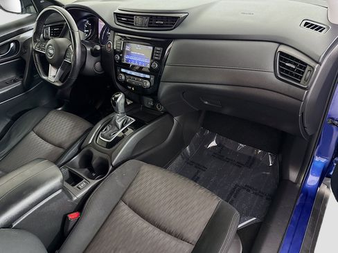 Used 2018 Nissan Rogue SV image 30